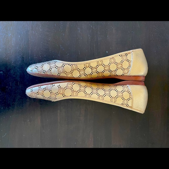 Micheal Kors Dayton Flat (8.5 Wide) - Picture 1 of 7